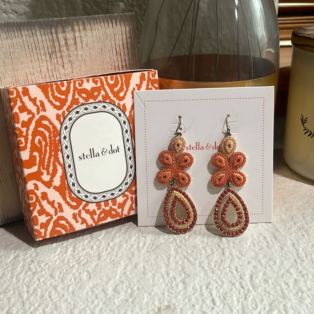 Stella & Dot gold capri chandelier drop coral earrings